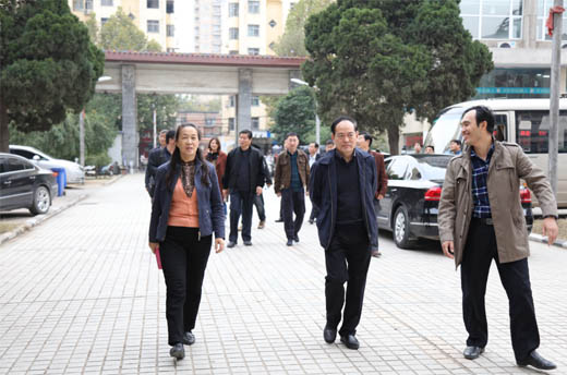 校领导一行到纬五路校区调研