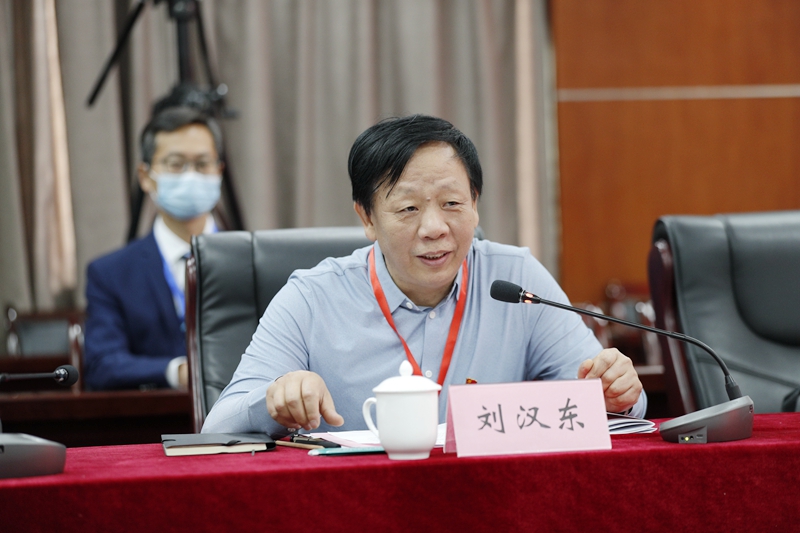 专家组组长华北水利水电大学副校长刘汉东教授讲话
