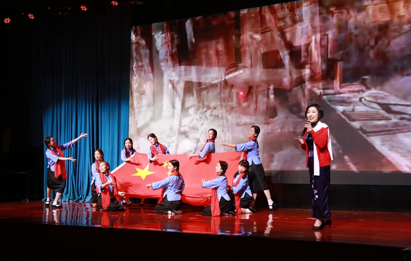 表演唱《绣红旗》